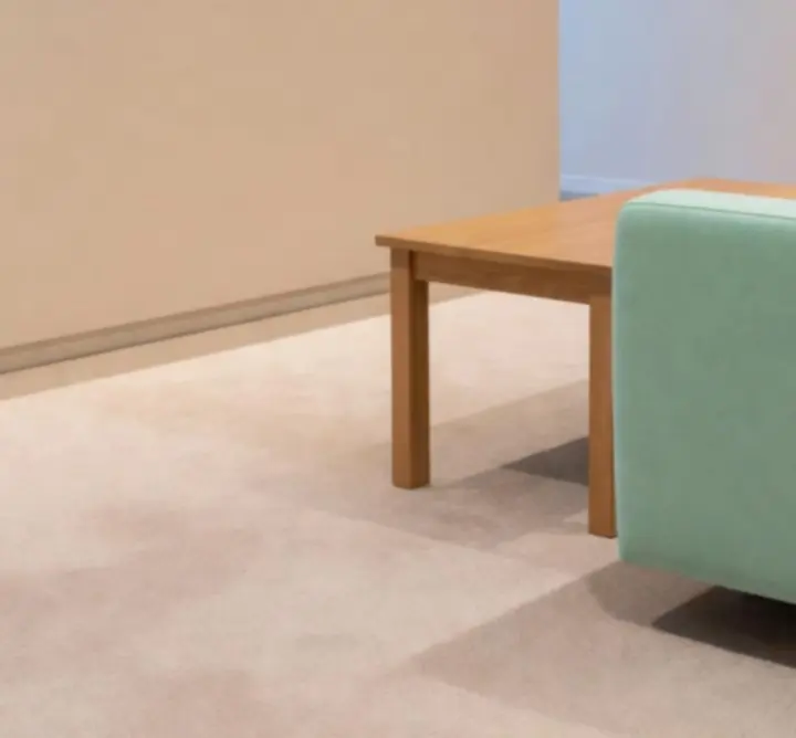 Odświeżona tapicerka w recepcji biurowej